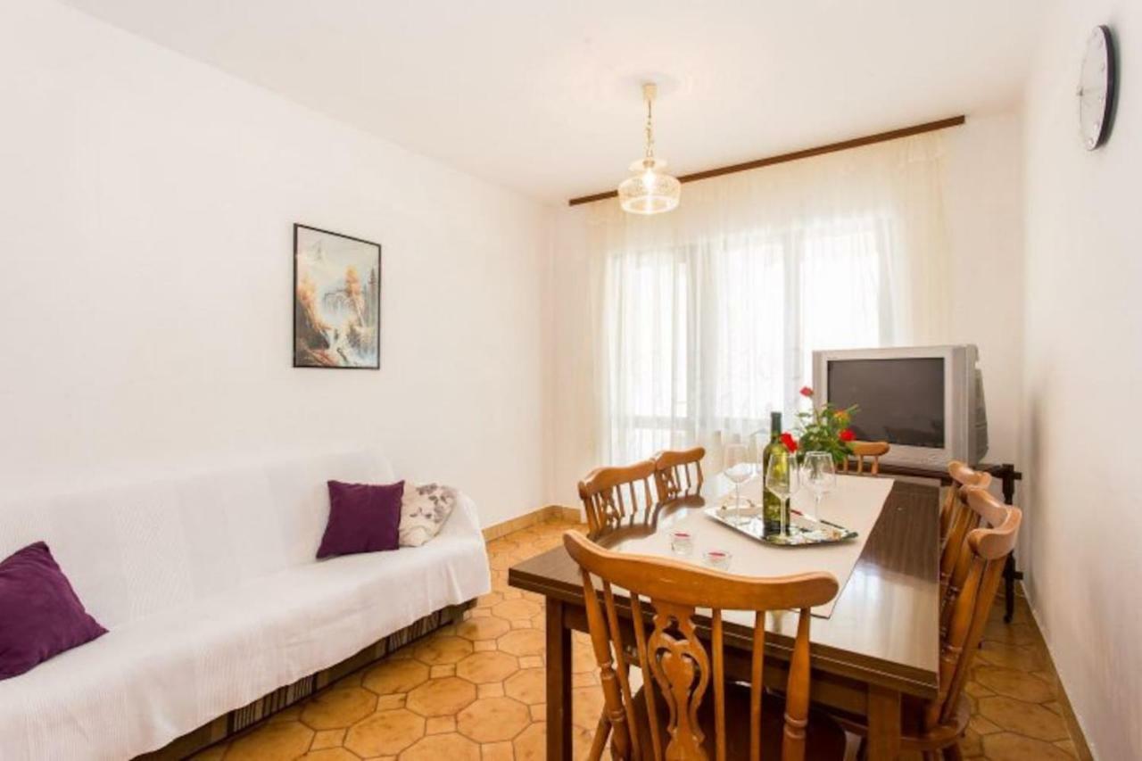 Apartman Morozin Šilo Екстериор снимка